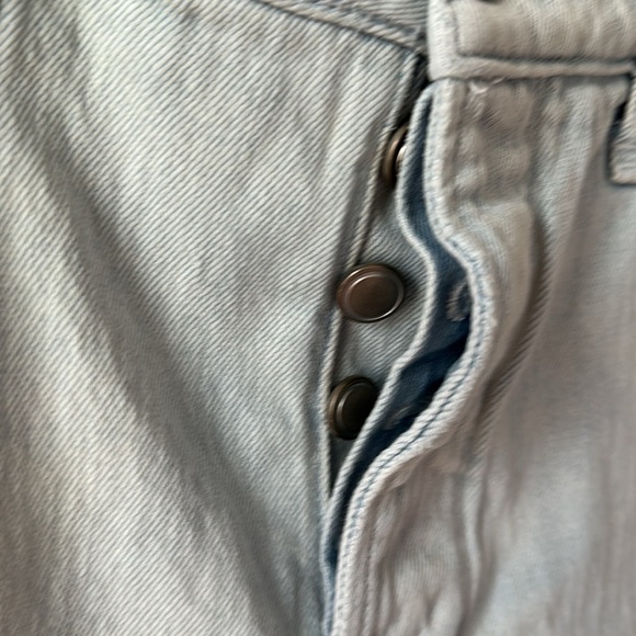 Good American shorts Jean denim light wash button fly 4 or size 27 like new - Picture 4 of 6